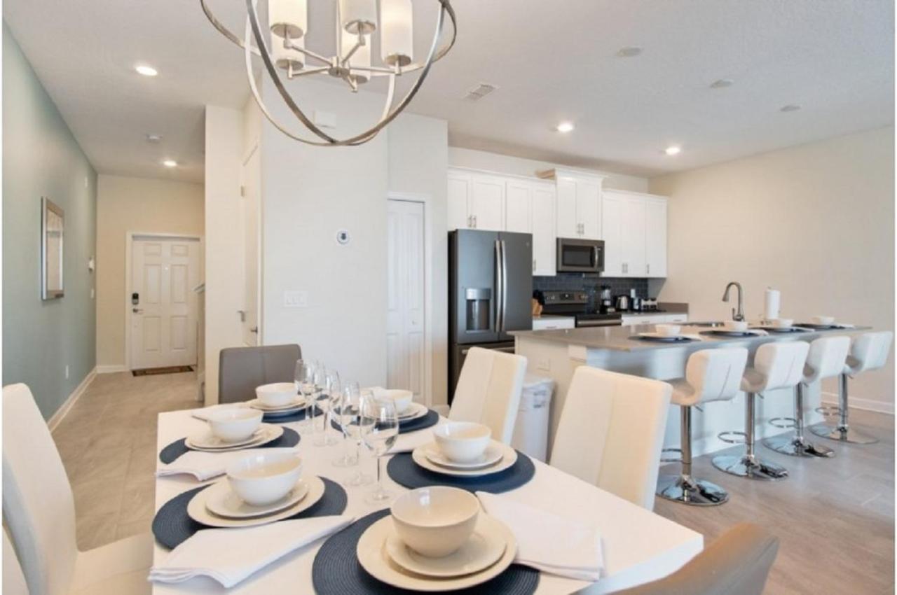 Four-Bedroom Townhome Davenport Extérieur photo