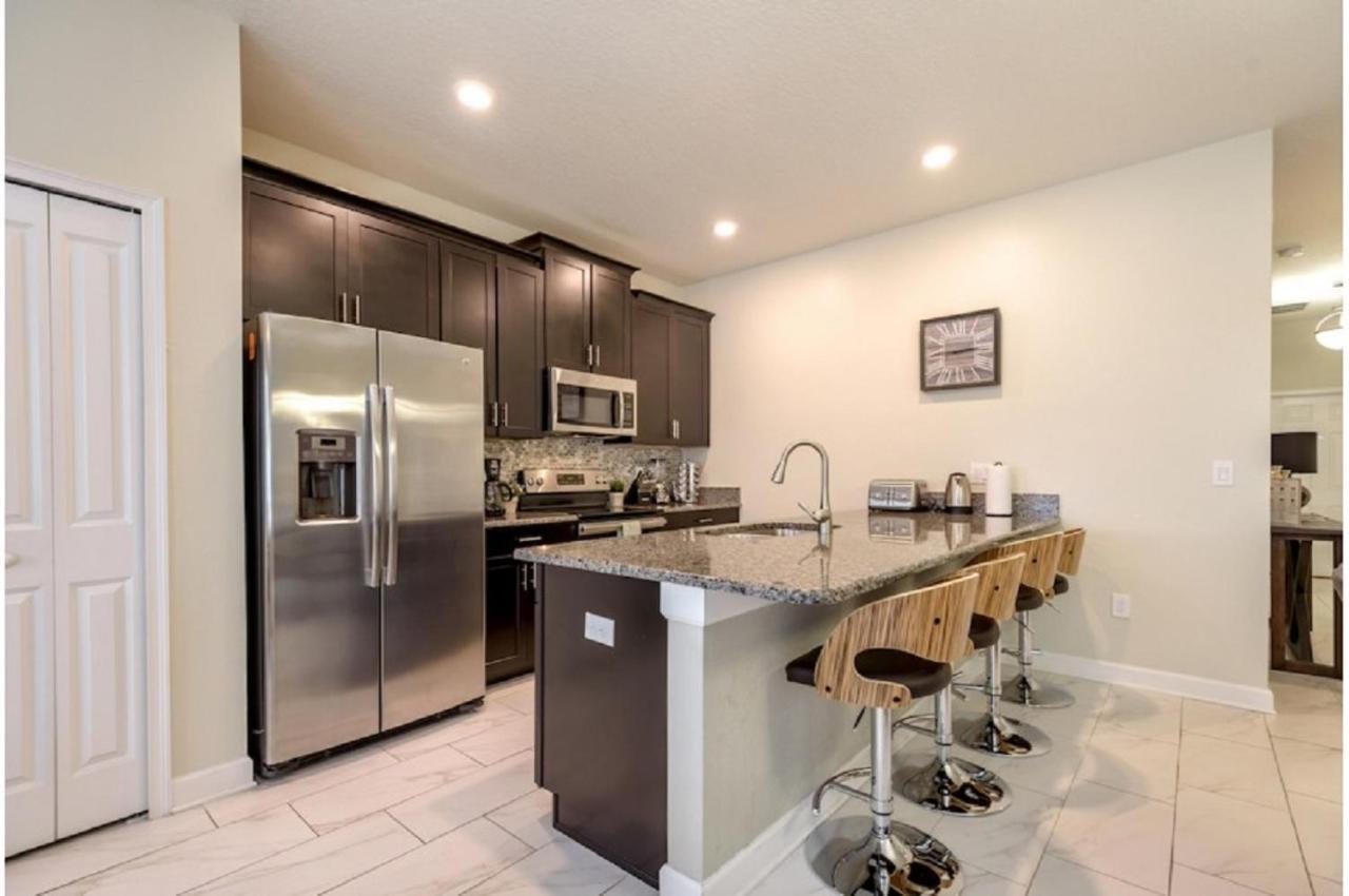 Four-Bedroom Townhome Davenport Extérieur photo